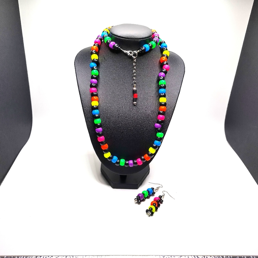 GLOW NECKLACE - Picture 9 of 16